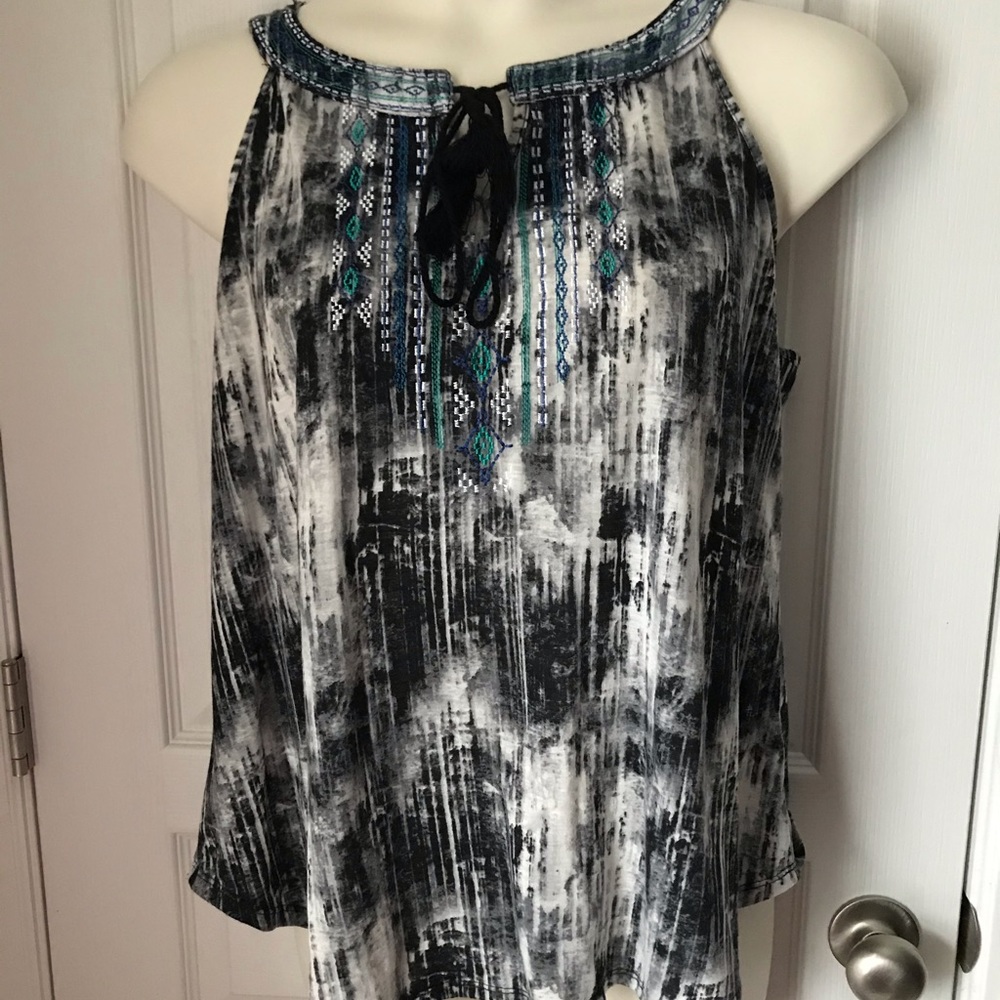 Last Call! - New York Laundry Embroidered Tank XL